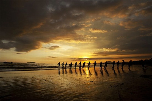 侃侃而谈的侃是什么意思（侃侃而谈的侃是什么意思?）